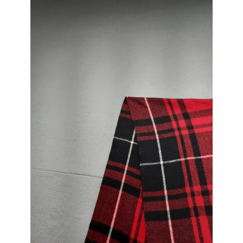 Steve Madden Men Scarf One Size Red Plaid 100% Polyester Fringe Winter Shawl